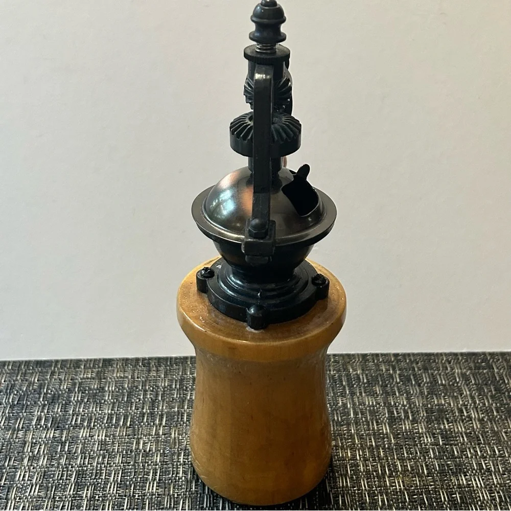 Box Elder Wood Pepper Grinder Mill Handcrafted Vintage Style and Signed